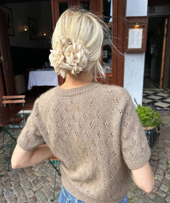 Летний женский топ, связанный спицами: идеальный аксессуар для стильного образа