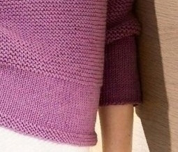 Сиреневый джемпер спицами
