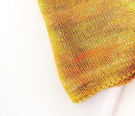 Желтая майка спицами