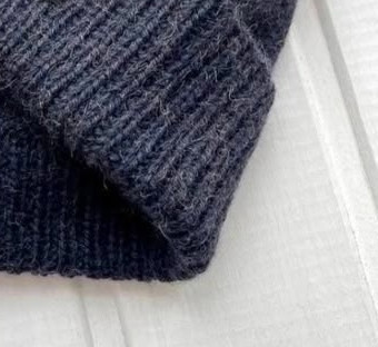 Мужская шапка спицами