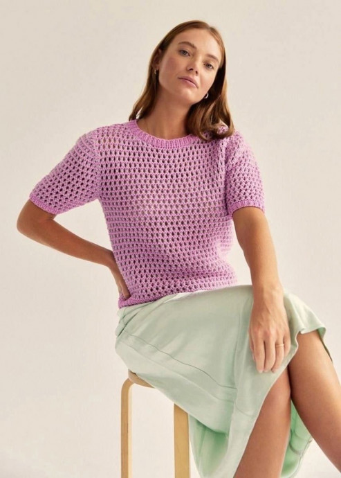 Женская сиреневая футболка на лето