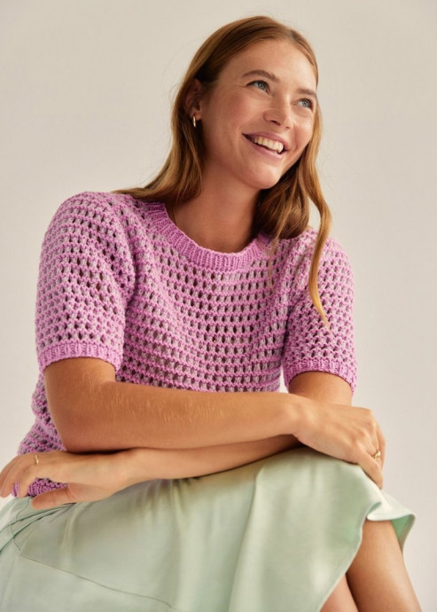 Женская сиреневая футболка на лето