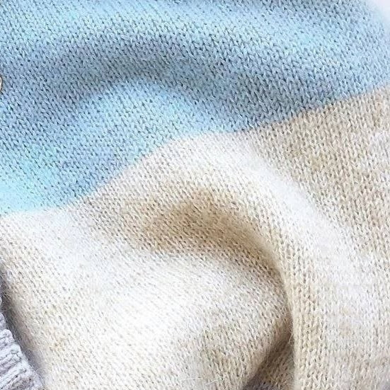 Пушистый свитер. Описание на размер 44