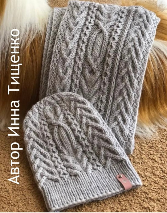 Серая шапка, связанная спицами, — тот самый аксессуар, который работает всегда