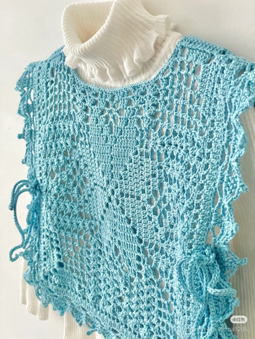Ажурный голубой жилет крючком — лёгкость, стиль и индивидуальность