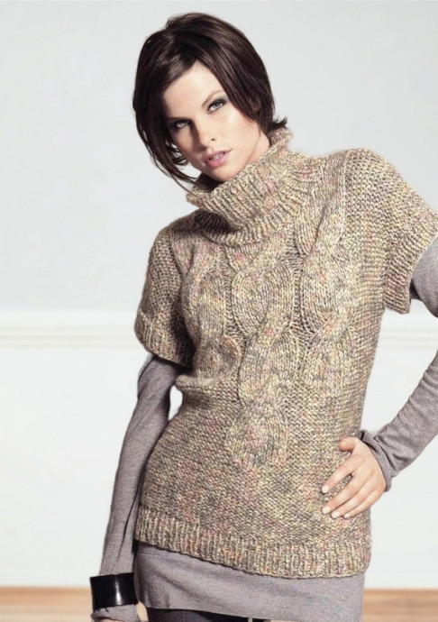 Джемпер /жилет/ с коротким рукавом и высоким воротником из меланжевой пряжи