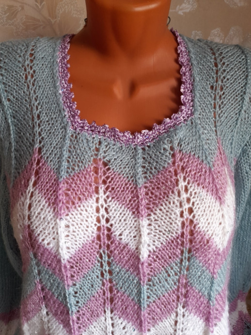 Нежный джемпер спицами в стиле Миссони