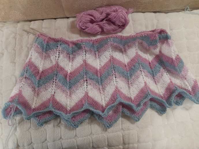 Нежный джемпер спицами в стиле Миссони